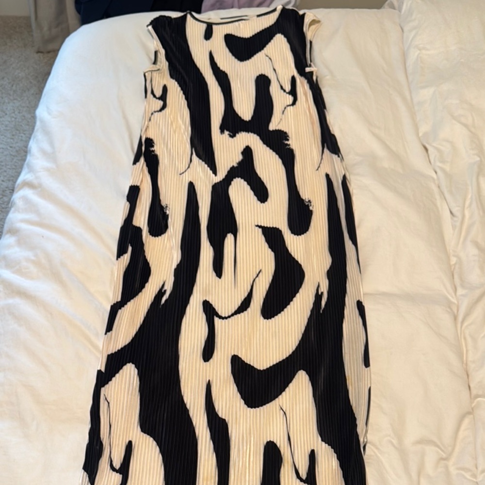 H&M Black and Cream Asymmetrical Midi Dress